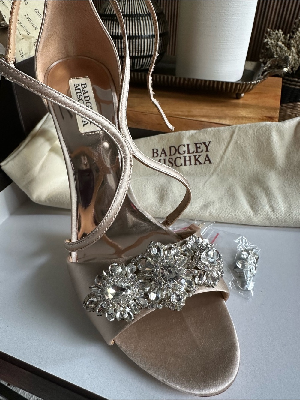 Badgley Mischka satin wedding heels - Picture 4 of 7